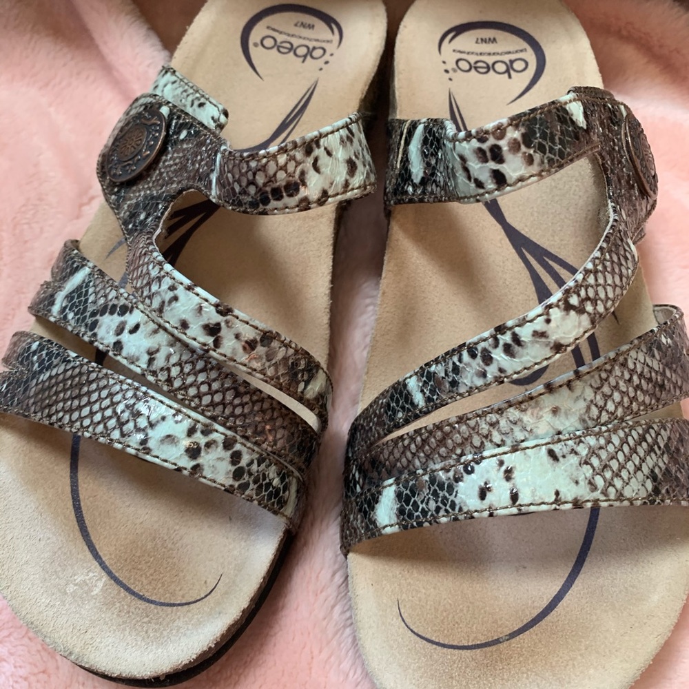 Abeo sandal size 7